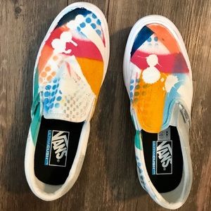 CUSTOM VANS